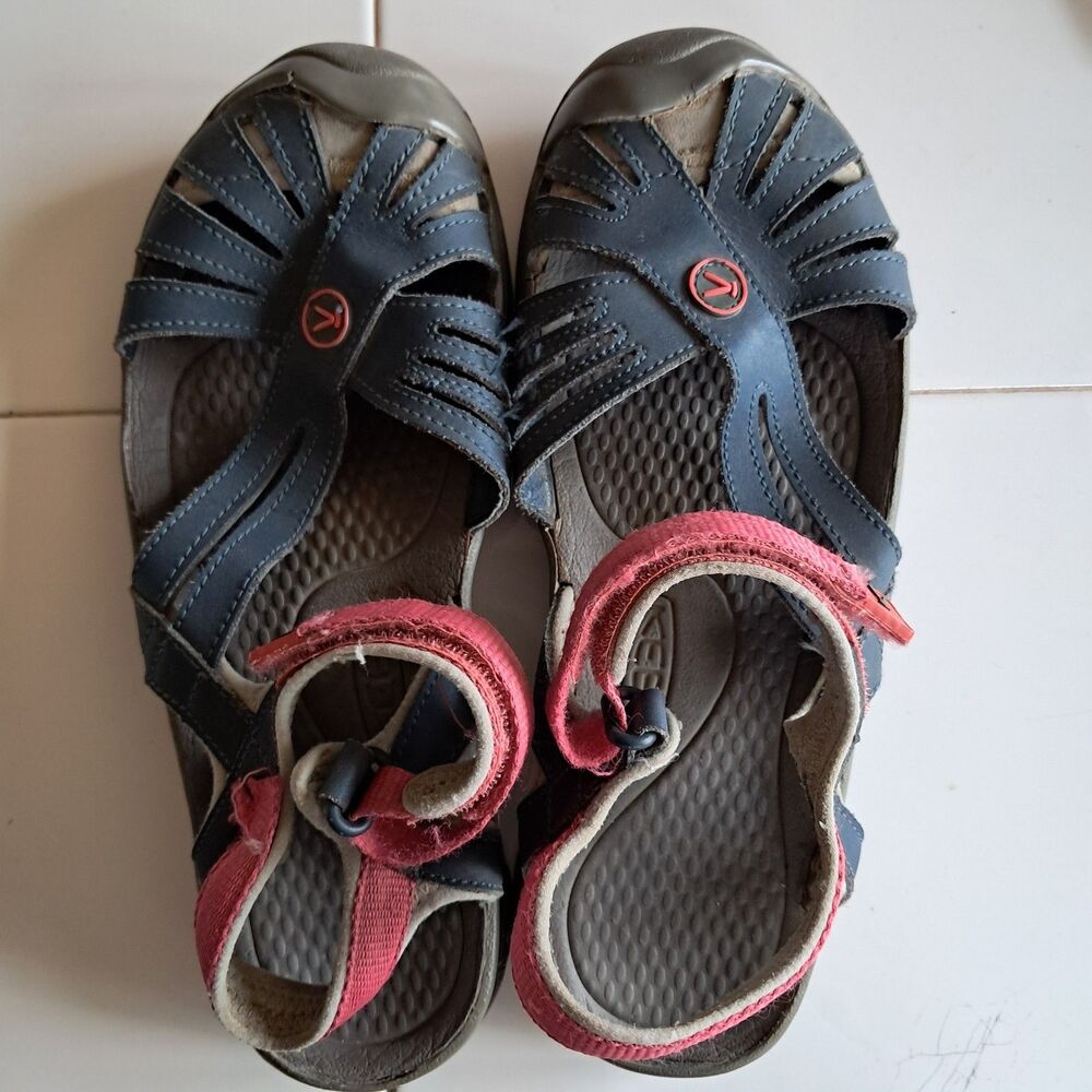 KEEN Women's Rose Sandals Size 5 Blue/Pink Closed Toe Hook & Loop Hiking Water